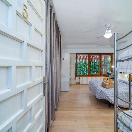 P Casacafe Madrid Calle Carlos Dubois 3 Екстер'єр фото