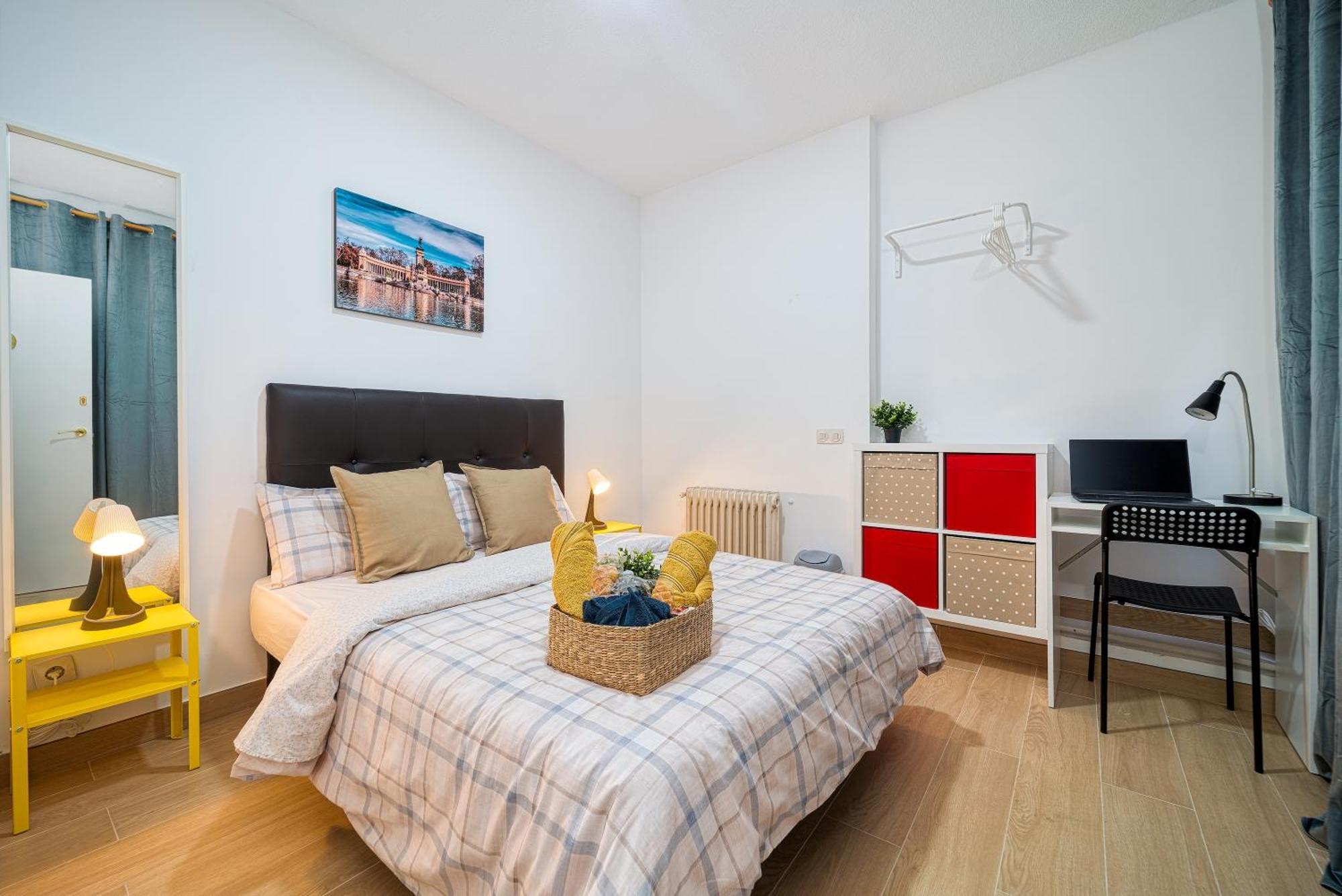 P Casacafe Madrid Calle Carlos Dubois 3 Екстер'єр фото
