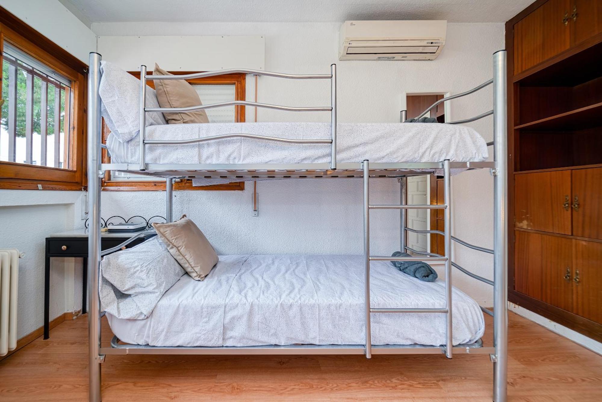 P Casacafe Madrid Calle Carlos Dubois 3 Екстер'єр фото