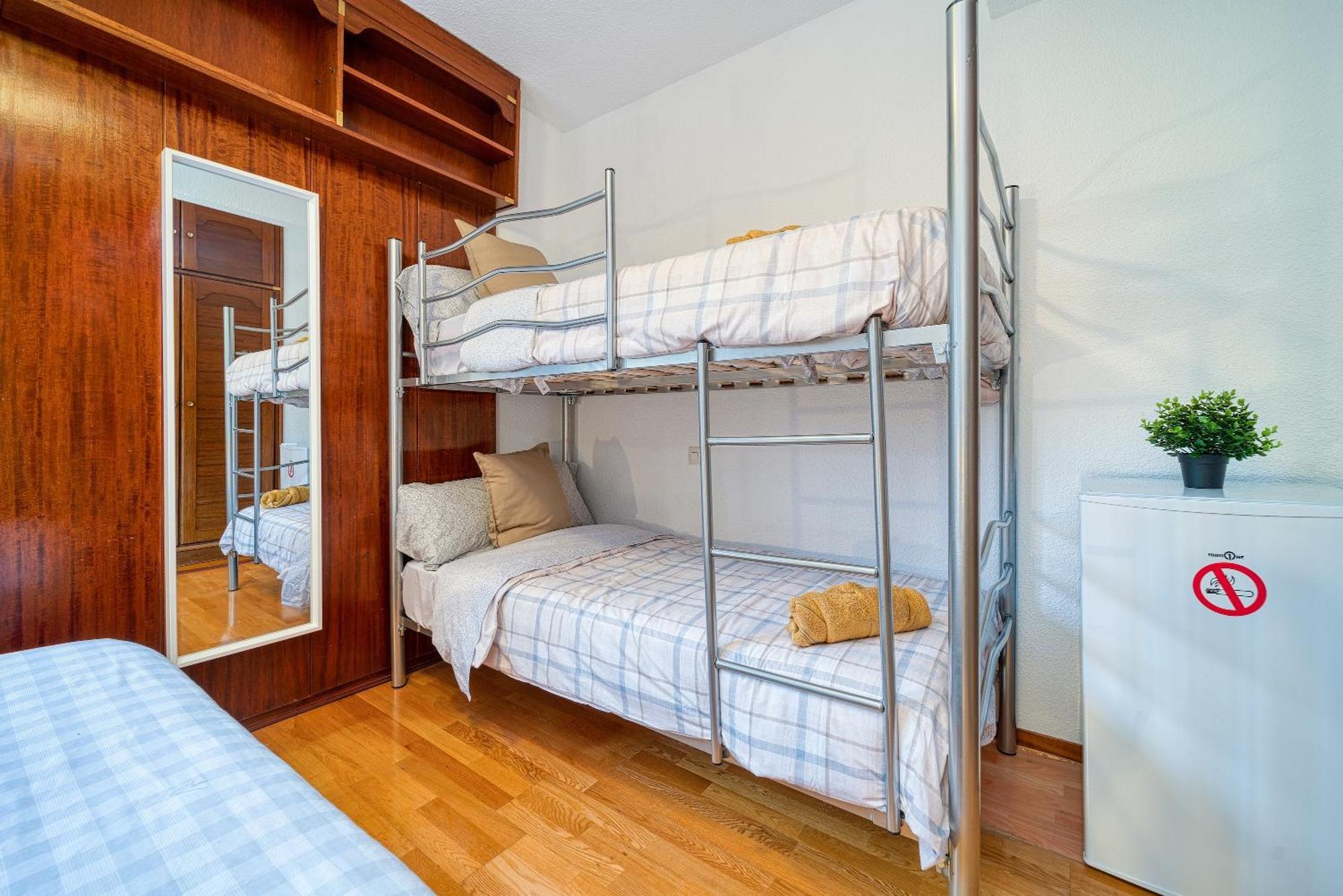 P Casacafe Madrid Calle Carlos Dubois 3 Екстер'єр фото