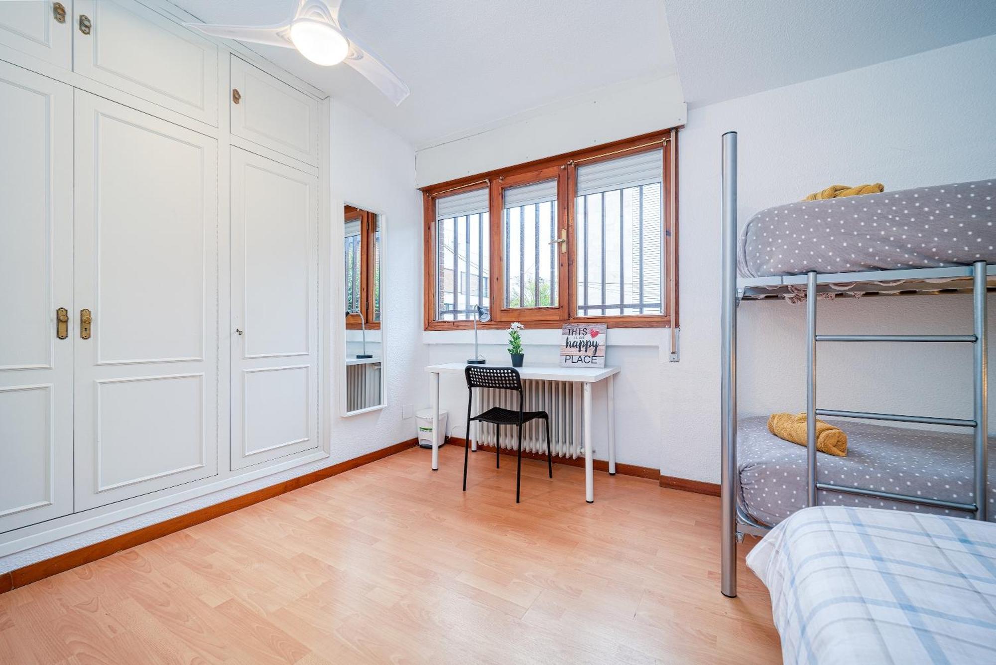 P Casacafe Madrid Calle Carlos Dubois 3 Екстер'єр фото