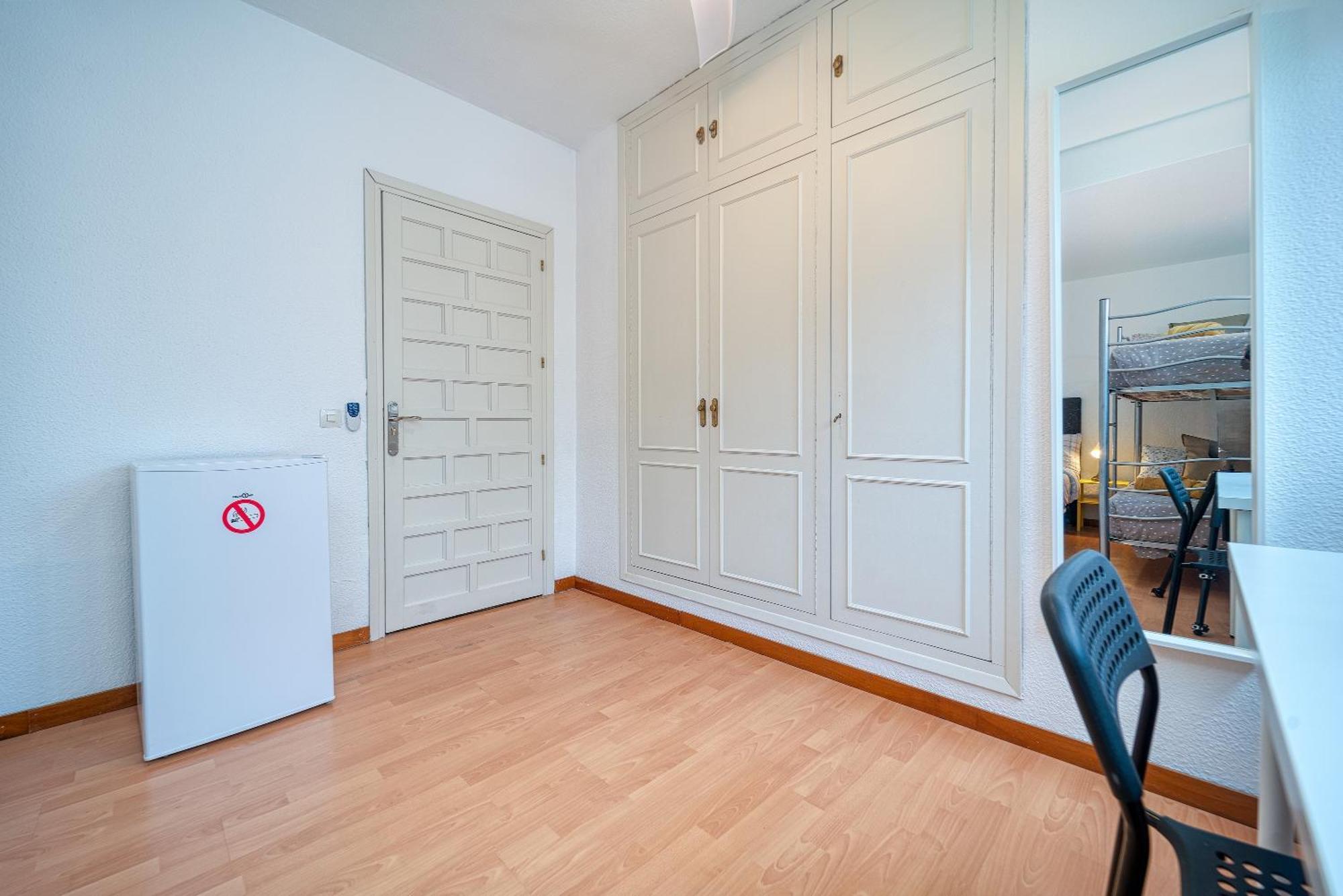 P Casacafe Madrid Calle Carlos Dubois 3 Екстер'єр фото