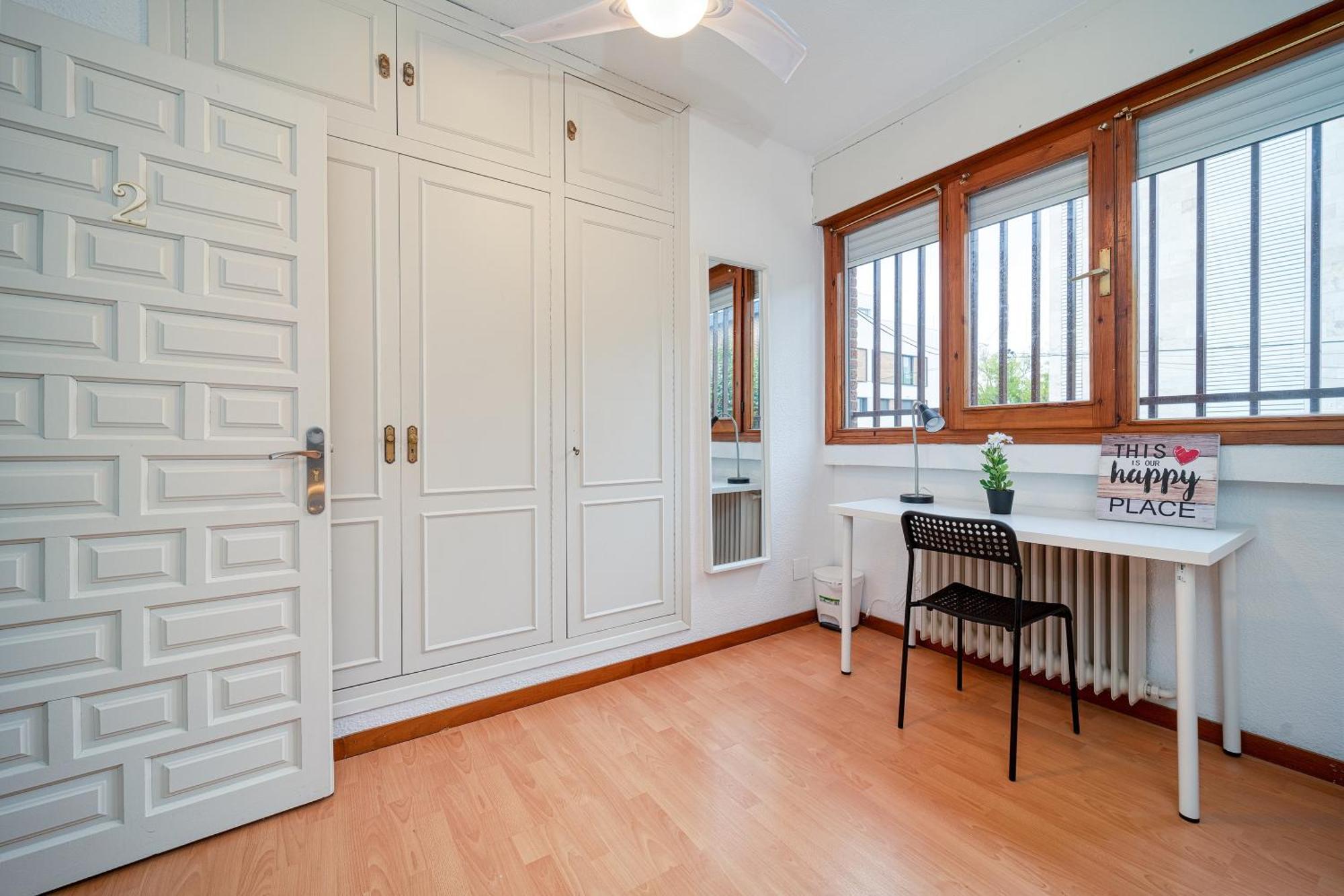 P Casacafe Madrid Calle Carlos Dubois 3 Екстер'єр фото