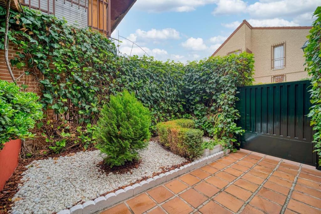 P Casacafe Madrid Calle Carlos Dubois 3 Екстер'єр фото