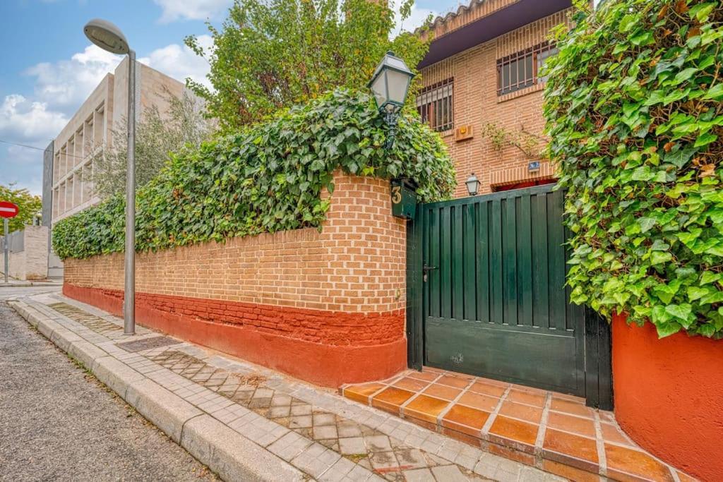 P Casacafe Madrid Calle Carlos Dubois 3 Екстер'єр фото