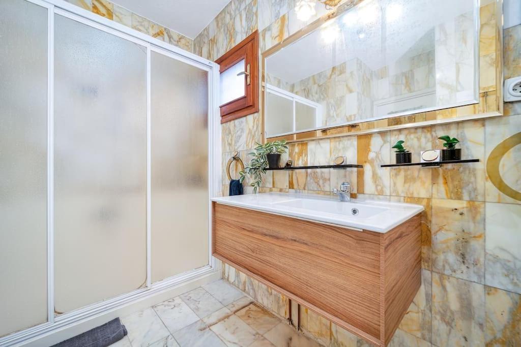 P Casacafe Madrid Calle Carlos Dubois 3 Екстер'єр фото