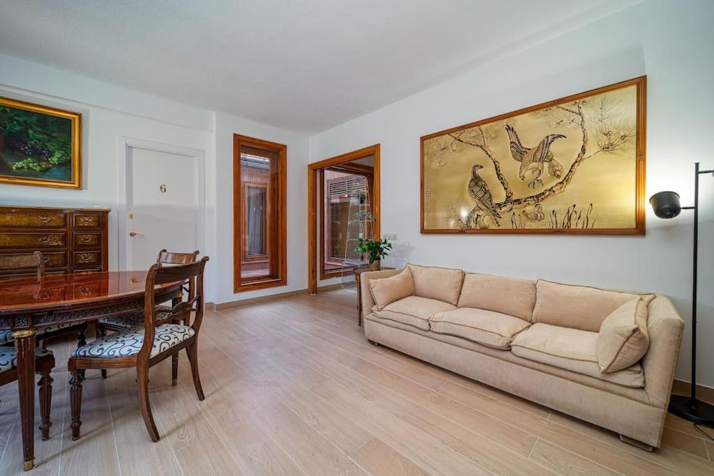 P Casacafe Madrid Calle Carlos Dubois 3 Екстер'єр фото