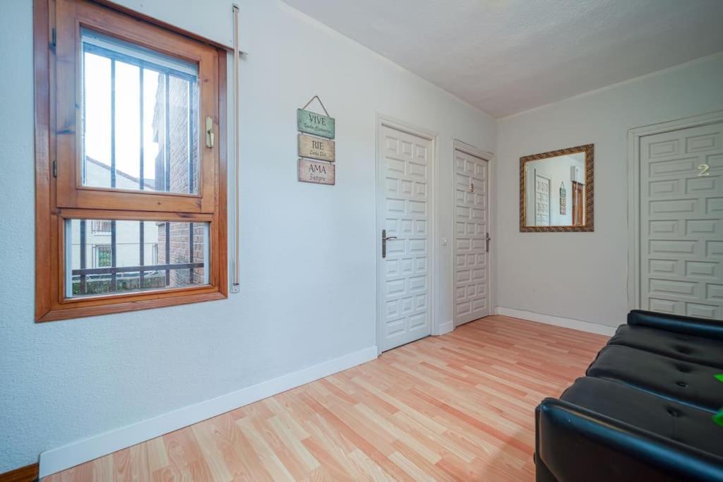 P Casacafe Madrid Calle Carlos Dubois 3 Екстер'єр фото