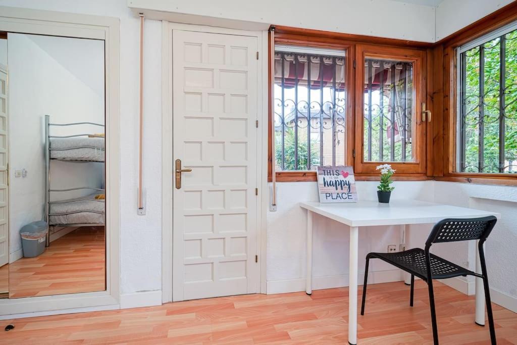 P Casacafe Madrid Calle Carlos Dubois 3 Екстер'єр фото