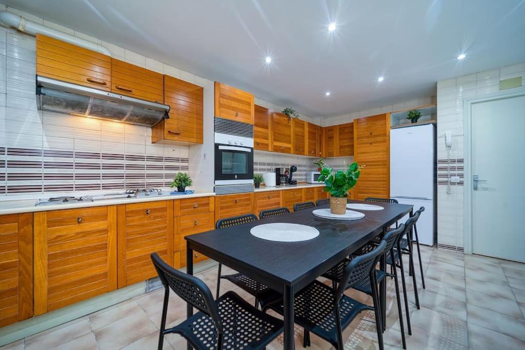 P Casacafe Madrid Calle Carlos Dubois 3 Екстер'єр фото