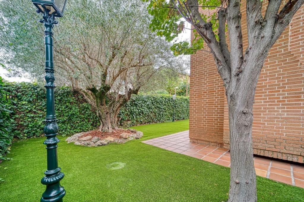 P Casacafe Madrid Calle Carlos Dubois 3 Екстер'єр фото